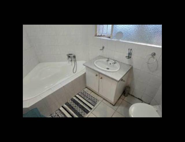 3 bed property to rent in BAYSVALLEY